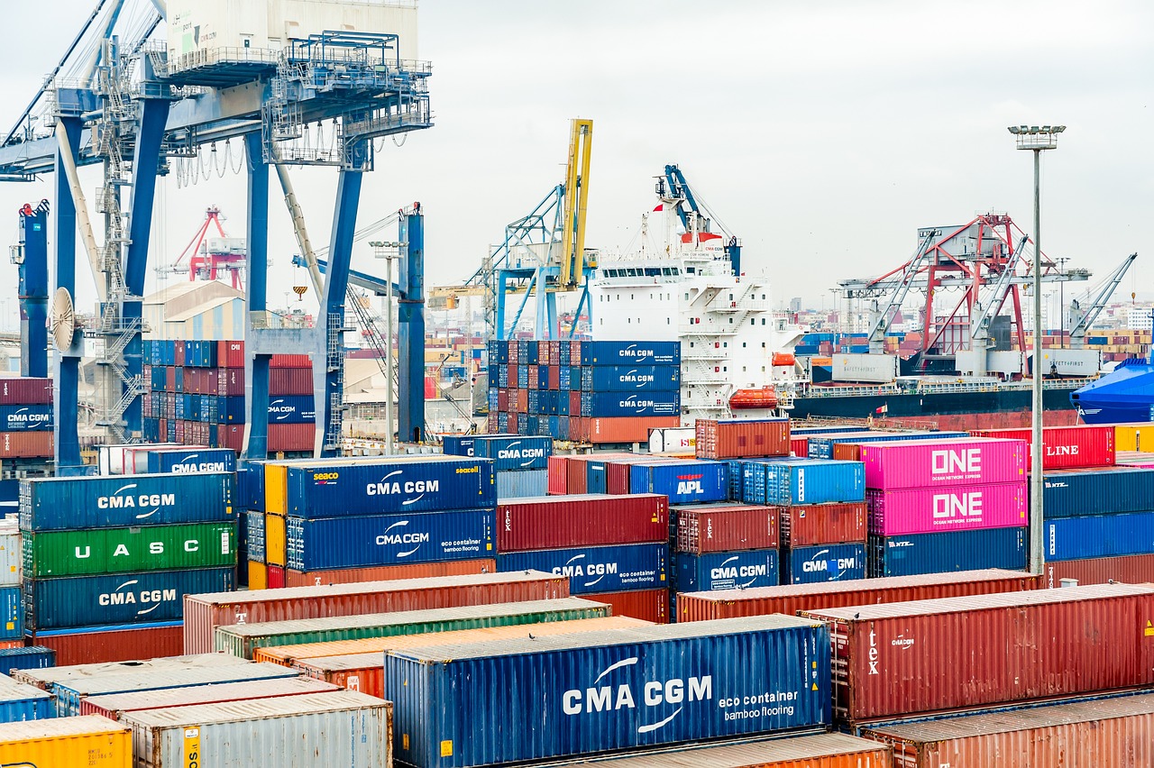 découvrez nos solutions de quais de chargement pour optimiser la réception et l'expédition de vos marchandises avec efficacité et sécurité.