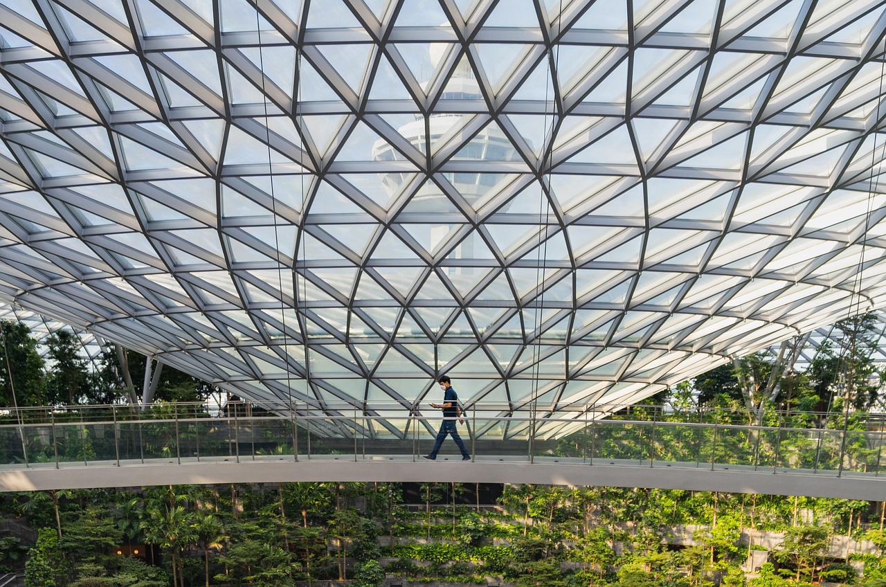découvrez notre mezzanine suspendue, une solution innovante pour optimiser votre espace avec élégance et sécurité. idéale pour les environnements industriels et commerciaux.