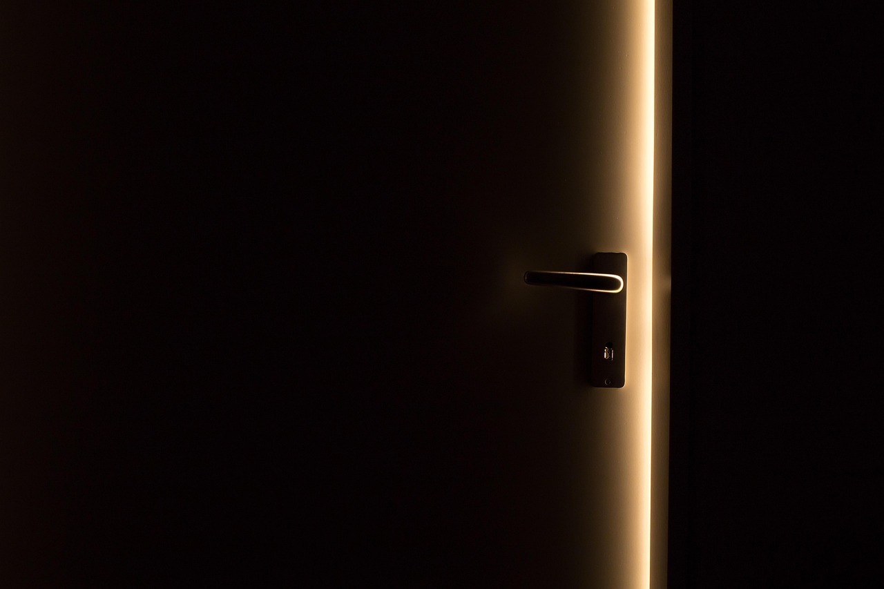 découvrez des idées simples et élégantes pour relooker vos portes intérieures et donner un nouveau style à votre décoration.