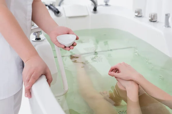 découvrez les avantages d’un système de filtration pour spa : une eau plus propre, une meilleure hygiène et un entretien simplifié au quotidien.